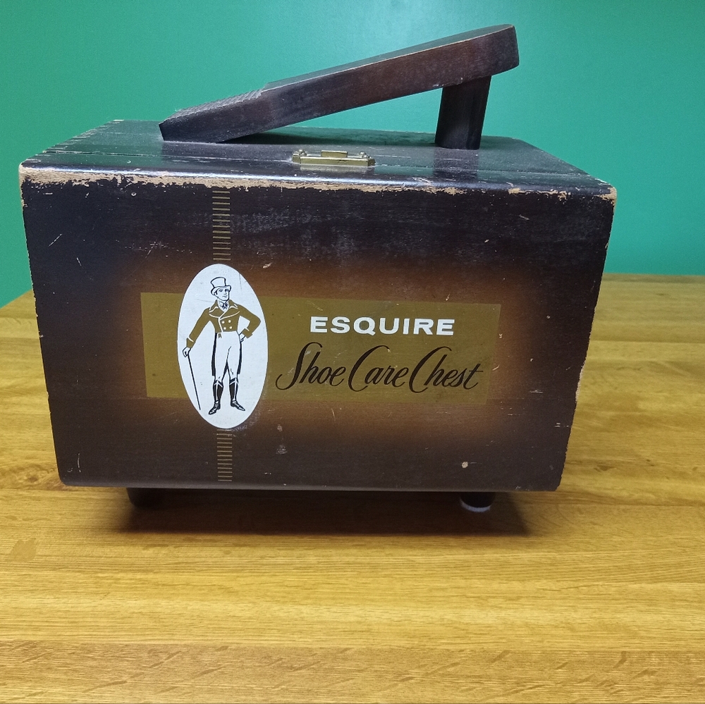 Esquire Shoe Care Chest Vintage with All accessories